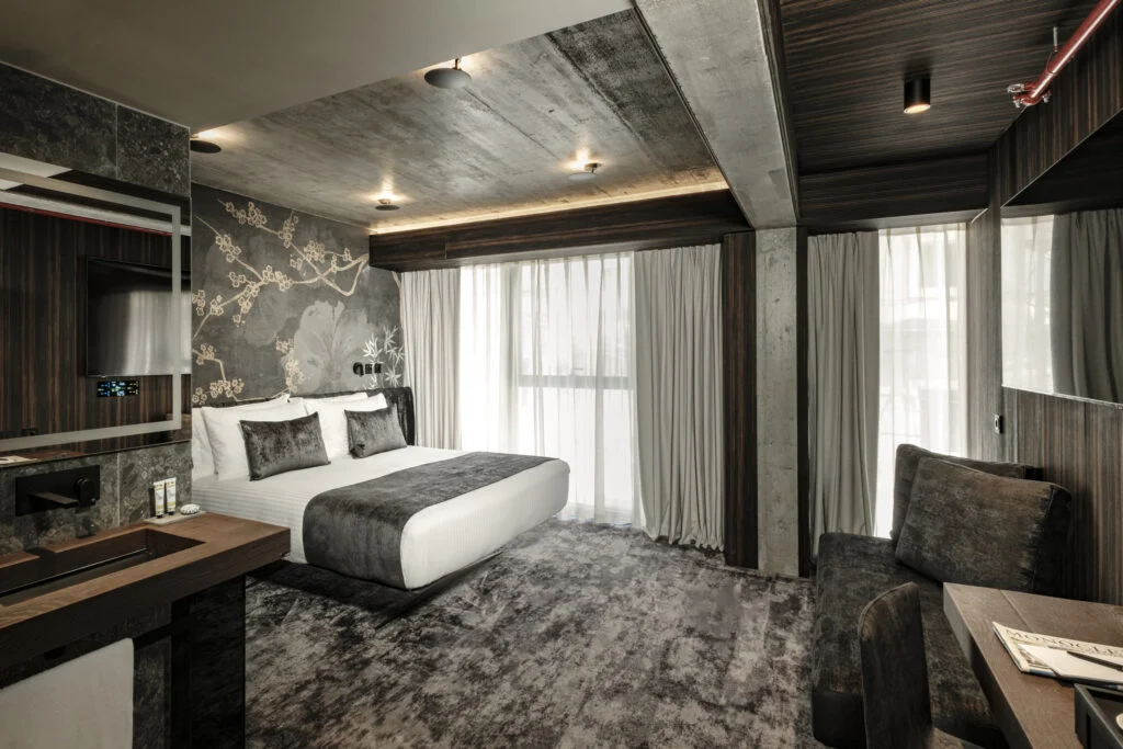 Superior hotel room with king bed and modern interior - hotelfitch Superior hotel room with king bed and modern interior - hotelfitch