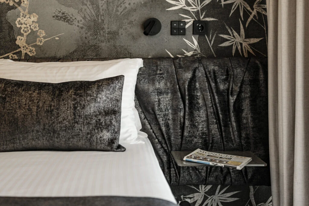 BRIANGRECH-FitchHotel-4600 Modern hotel bedroom - Hotel Fitch