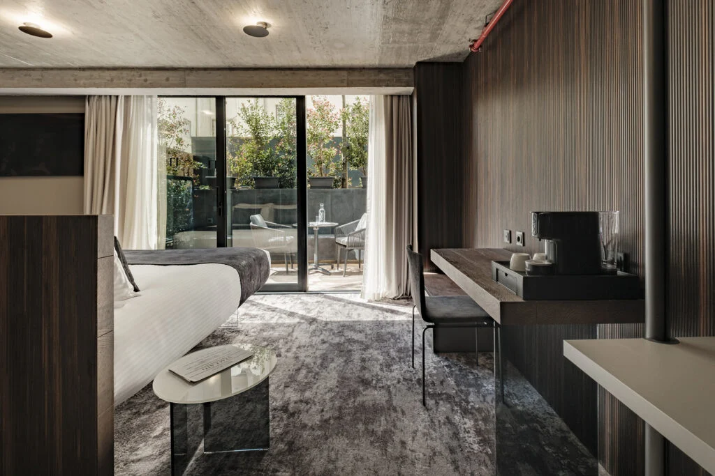 Luxury room with private outdoor balcony patio - Hotel Fitch Luxury room with private outdoor balcony patio - Hotel Fitch