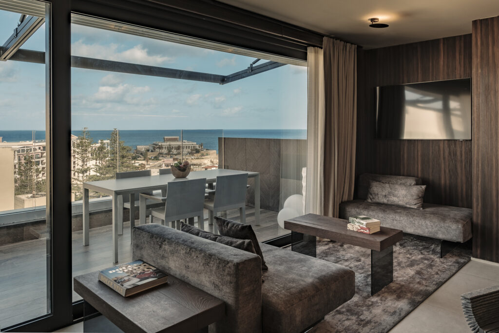 fitchhotel_penthousesuperiorsuite00006