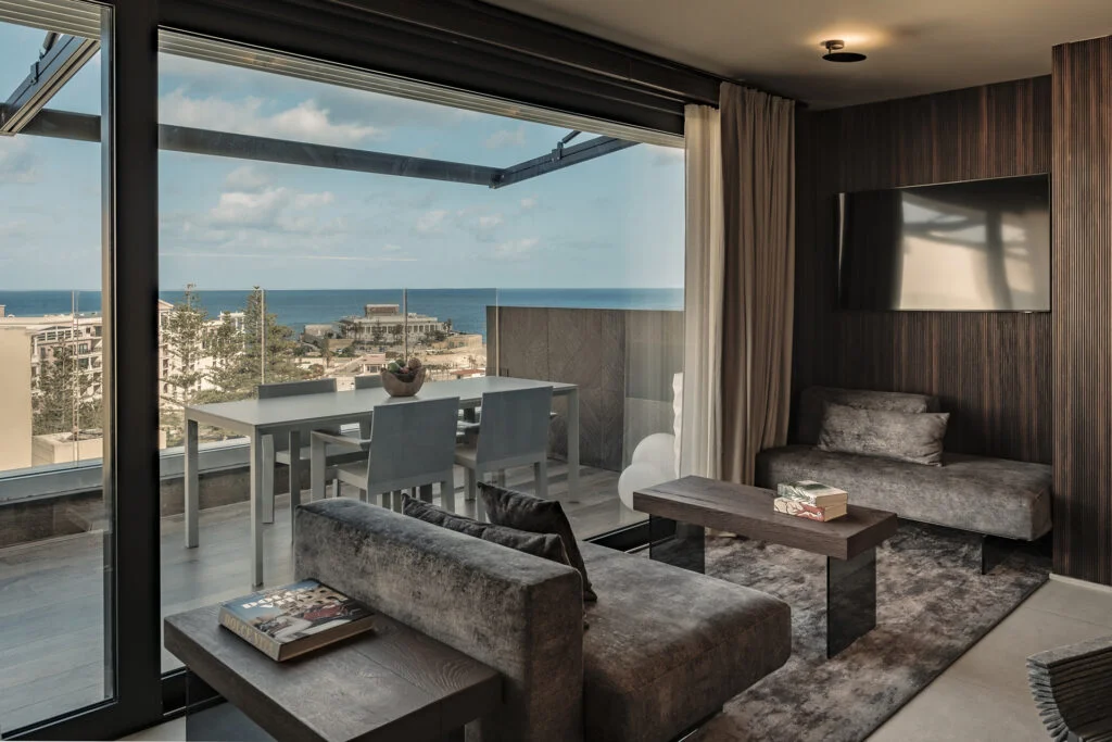 Stylish penthouse lounge with balcony and ocean view - hotelfitch Stylish penthouse lounge with balcony and ocean view - hotelfitch