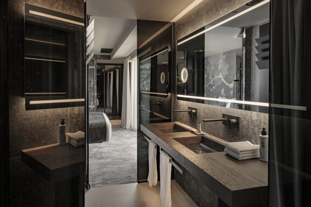 Luxury penthouse suite bathroom with double vanity sinks - hotelfitch Luxury penthouse suite bathroom with double vanity sinks - hotelfitch
