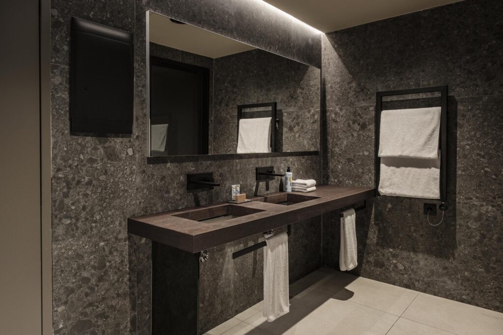 fitchhotel_superiorsuite00001