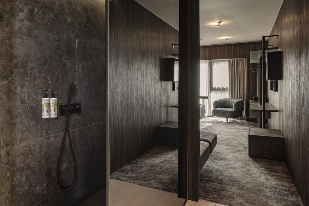 fitchhotel_superiorsuite00005 Dark luxury hotel room - Fitch Hotel